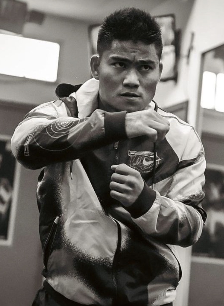Mark Magsayo