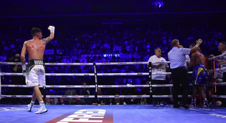Wood and Warrington headline thrilling night in Sheffield