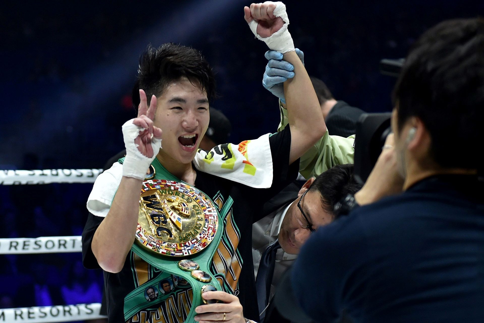 Kenshiro Teraji vacates titles